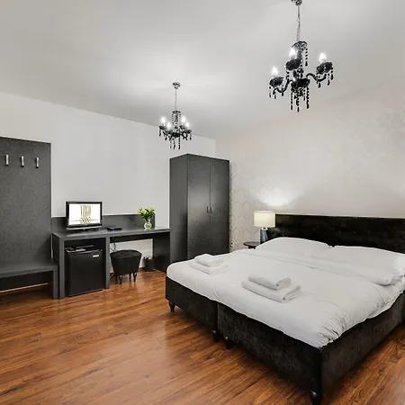 酒店 Garni Virgo 3*