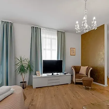 Garni Virgo Pressburg