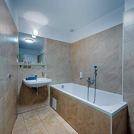 Garni Virgo 3* Pressburg